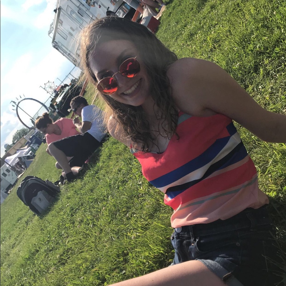 Meet your Posher, Ava